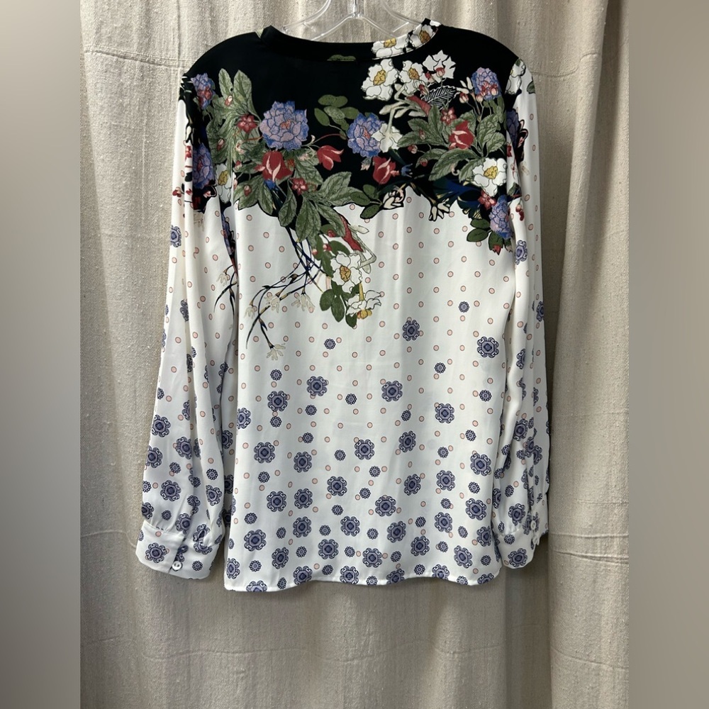 Chico's Women's Multi Blouse Floral with Black Accents/ Size 0 - Picture 6 of 10